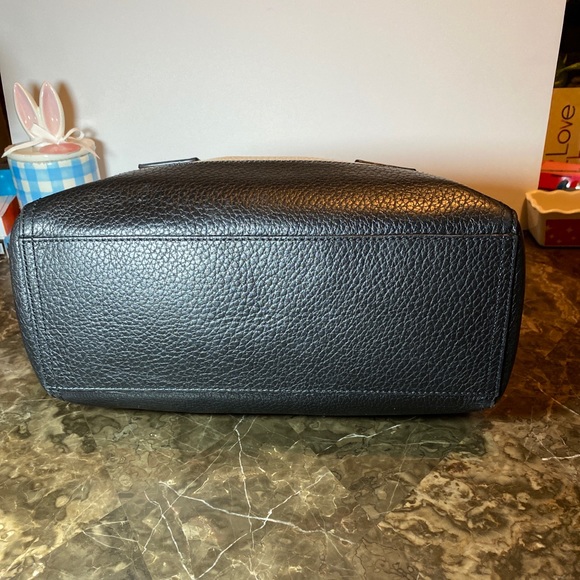 sold EUC Ivory and Black Kate Spade Leather - Picture 2 of 12